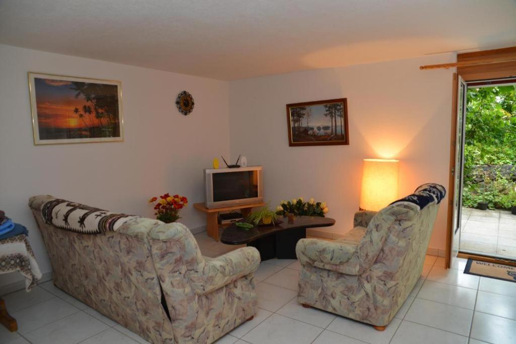 Bed And Breakfast - Die Aelplersuit Fuer Backpackers Im Berghuesli Linthal Dış mekan fotoğraf