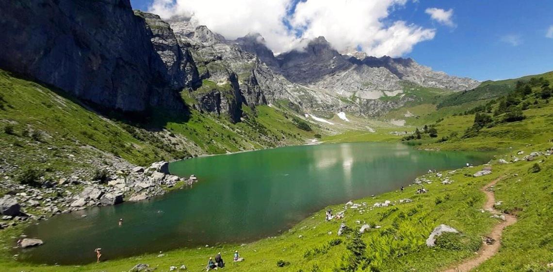 Bed And Breakfast - Die Aelplersuit Fuer Backpackers Im Berghuesli Linthal Dış mekan fotoğraf