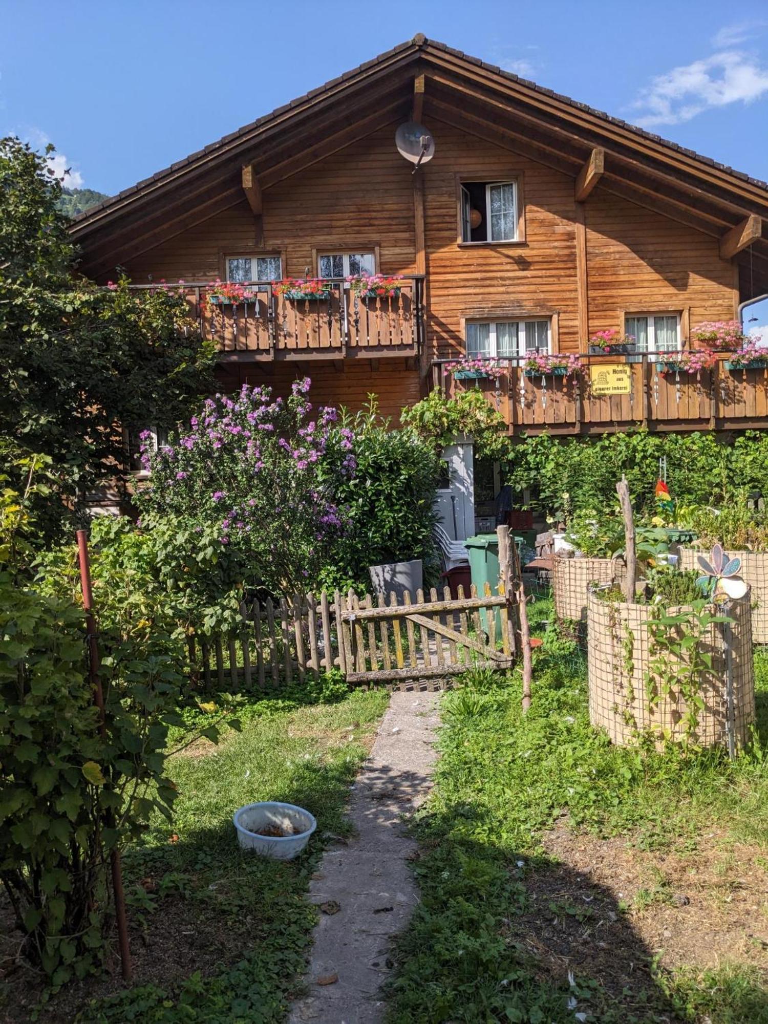 Bed And Breakfast - Die Aelplersuit Fuer Backpackers Im Berghuesli Linthal Dış mekan fotoğraf
